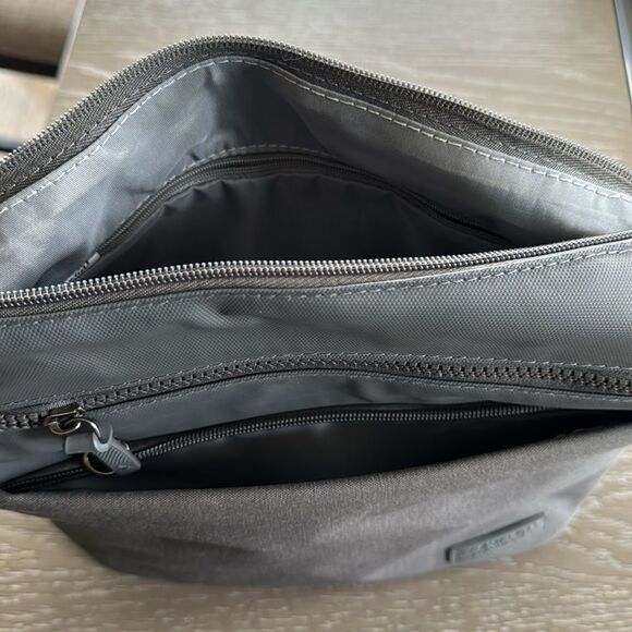 Travelon Anti-theft Classic Gray Crossbody Travel Everyday Bag Multi Pockets - Picture 5 of 16